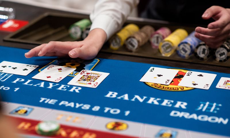 Cách chơi 1 ván bài Baccarat tại nhà cái 123b cơ bản